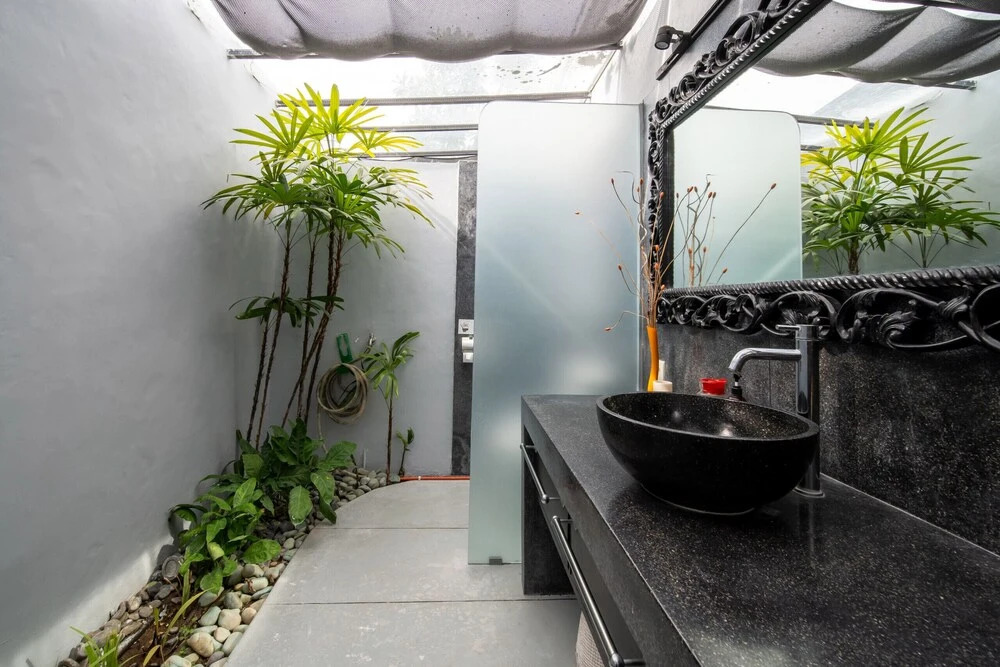 Serene 4br Seminyak Villa with Tropical