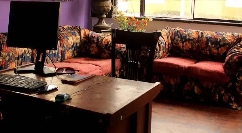 Hostel Acropolis Perú - Bed & Breakfast