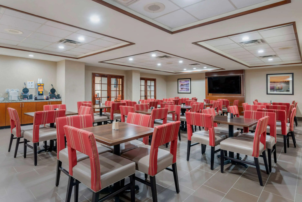 Comfort Suites Downtown