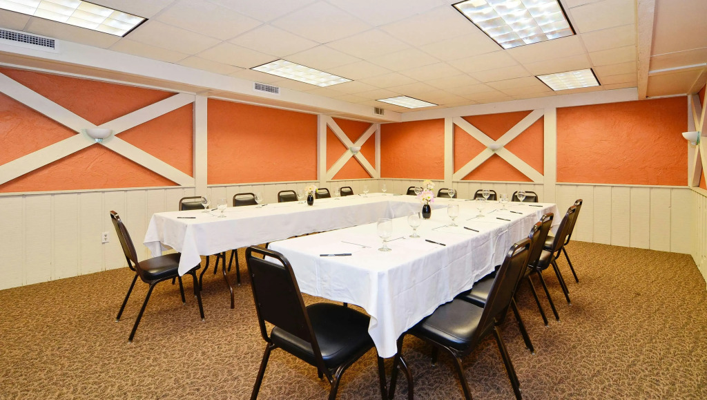 Magnuson Grand Pioneer Inn and Suites