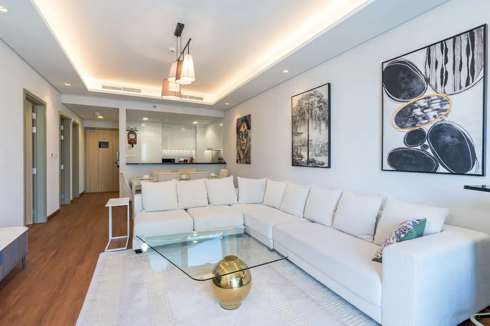 Luxurious 2B With Burj Views in Business Bay