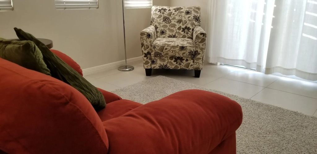 New Kingston Guest Apartment at Eight