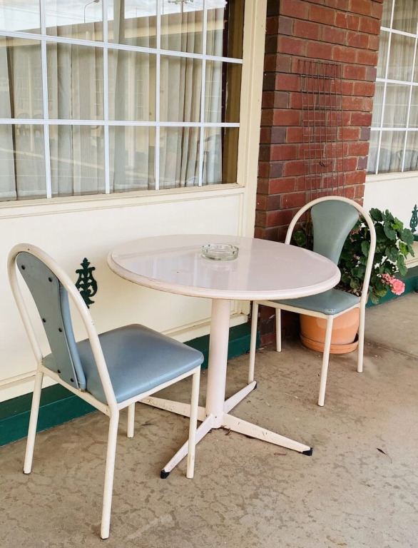 County Lodge Motor Inn