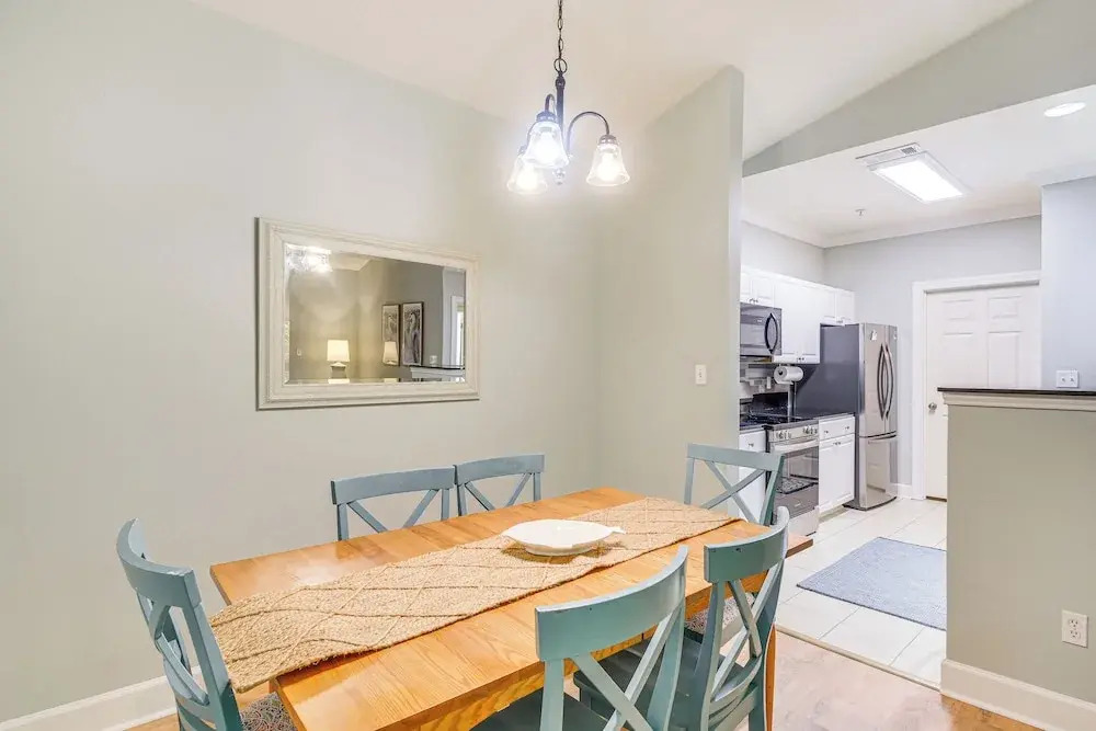 Snowbirds Welcome: Foley Condo w/ Pool Access