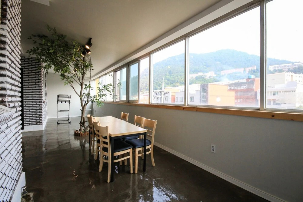 Yeosu Party Motel and Guest House