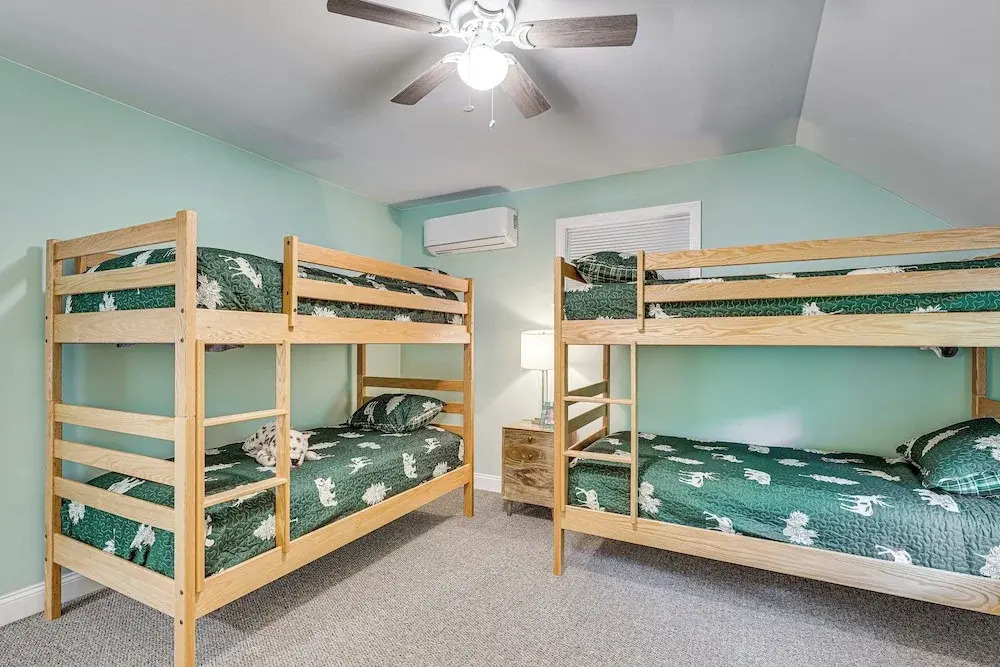 Near Hiking Trails & Ski Resorts: Killington Home!