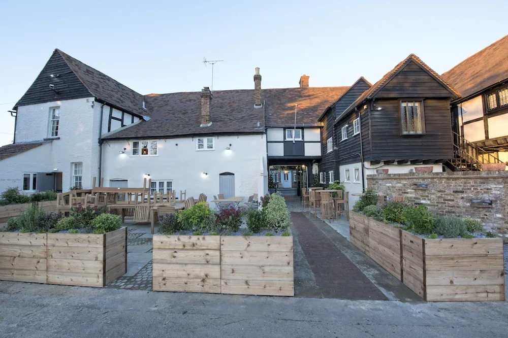 The Ostrich Inn London Heathrow