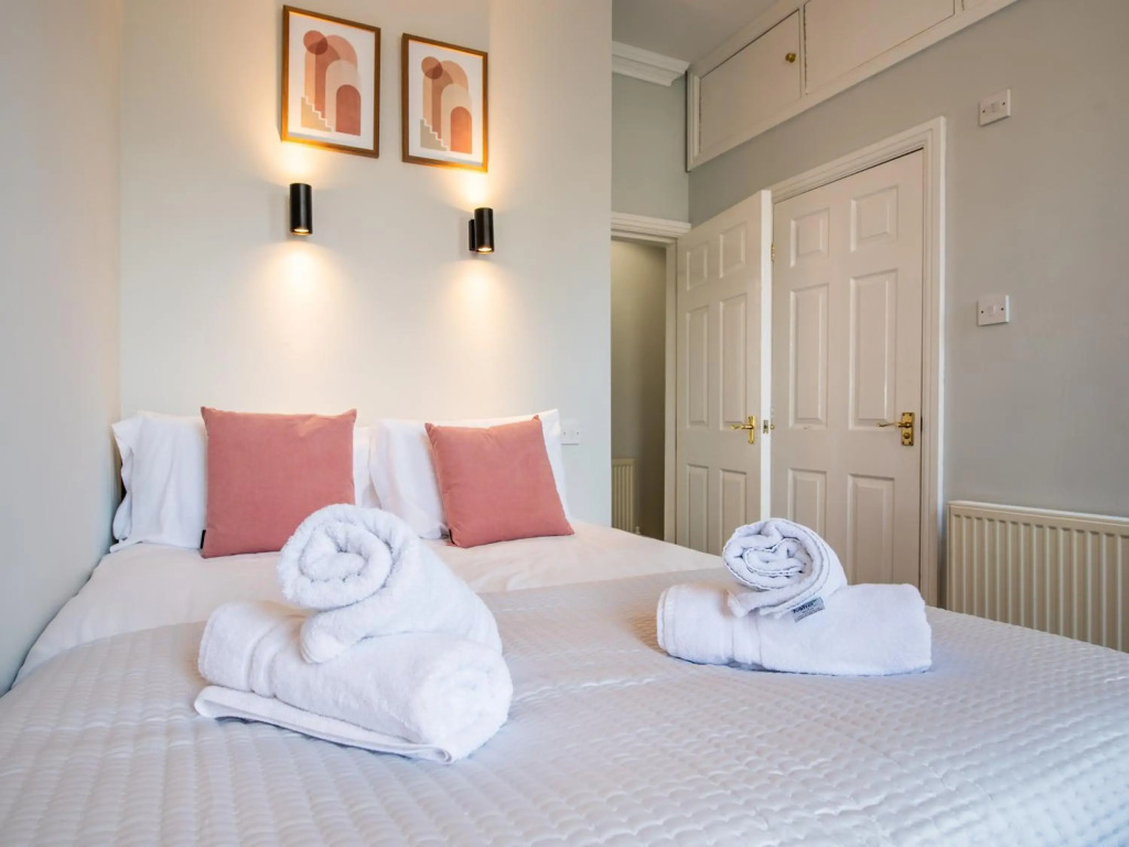 Scarborough Stays - Captain Bay Apartments