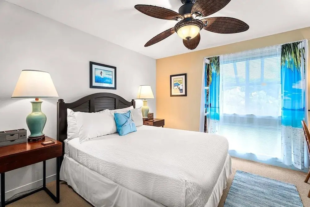 Ocean & Mountain Views - 2BR With Loft, 4 Beds - Relax in Luxury - Vrkcv