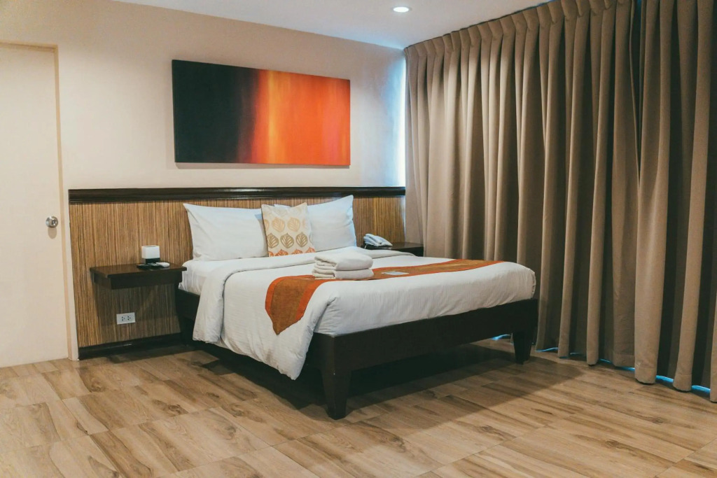 NS Royal Hotel