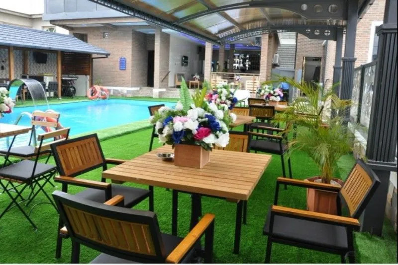 Springhill Hotel & Suites