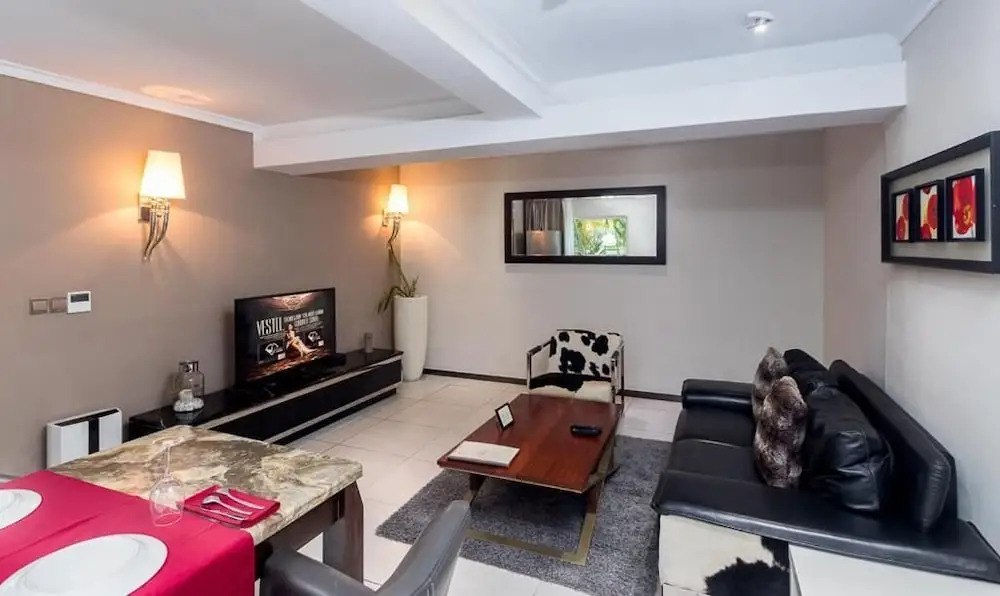 Red Mango Hotel and Apartments