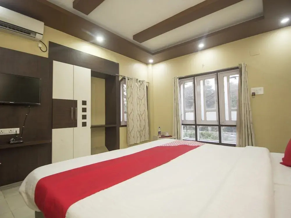 Sudhriti Hotel By OYO Rooms