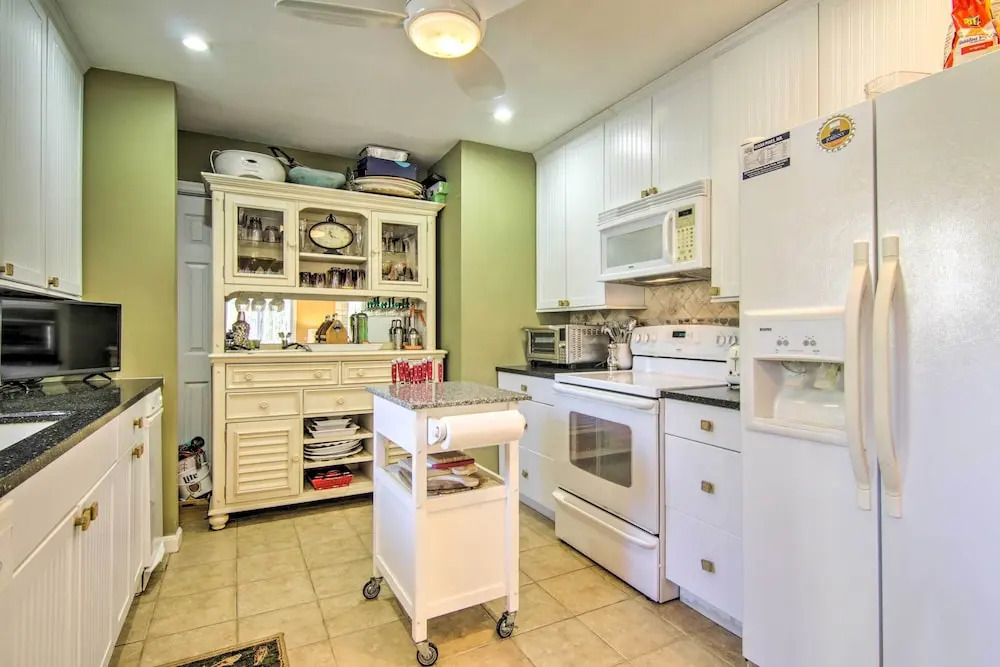 9 Mi to Ocean City Beaches: Retreat w/ Patio