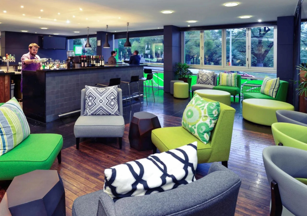 Mercure Melbourne - Treasury Gardens