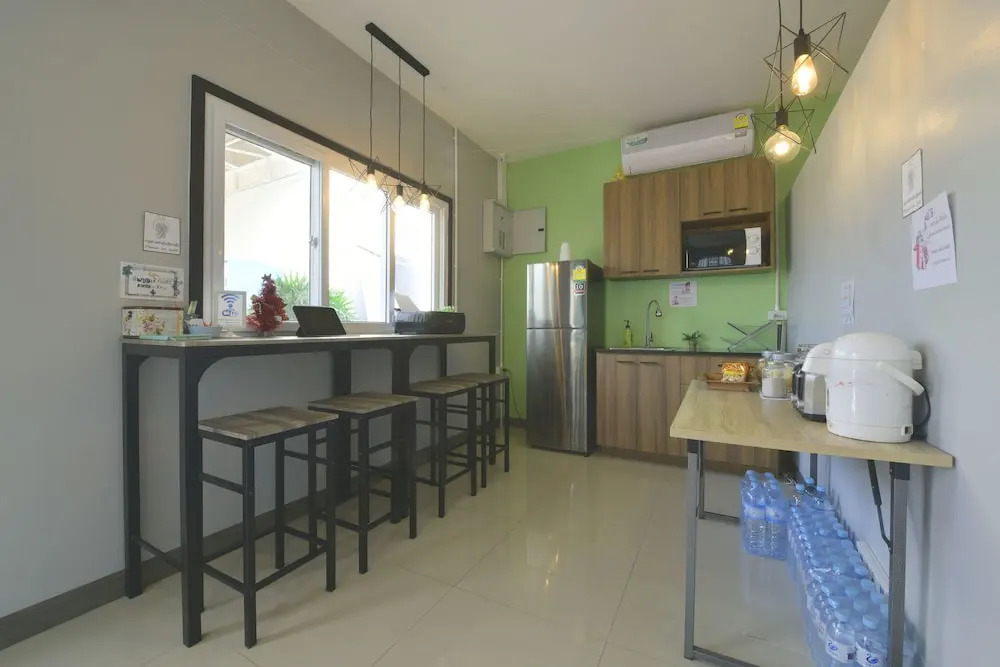 OYO 526 Baan Wararin Hostel