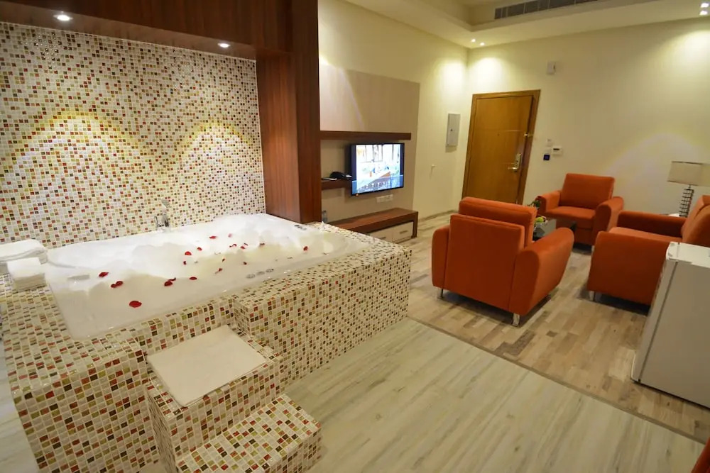 Thwary Hotels Suites 3