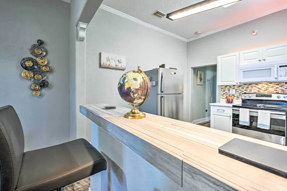 Updated Ybor City Duplex ~ 1/2 Mi to Seventh Ave!