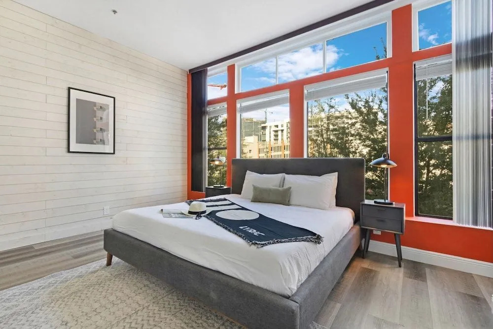 Roami at Clematis Street Lofts