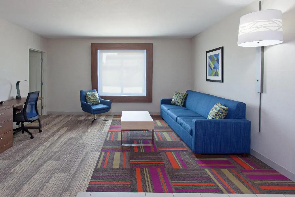 Holiday Inn Express & Suites Pasadena - Los Angeles by IHG