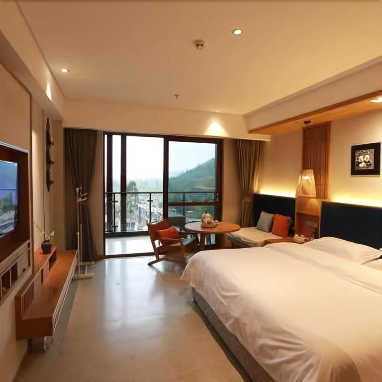 Qiliping Peninsula Hotel
