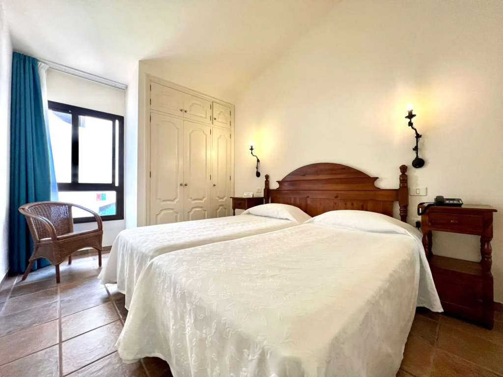 Standard AP, with sea views, pool in Playa Roques