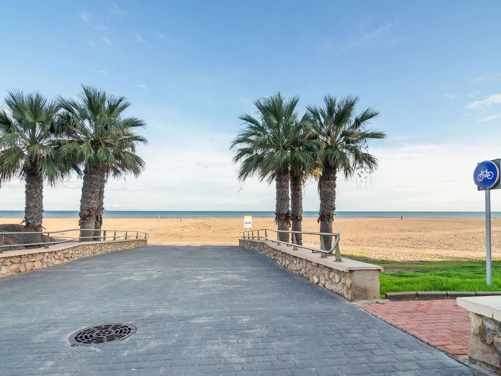 Lovely Apartment in Roquetas De Mar With Balcony
