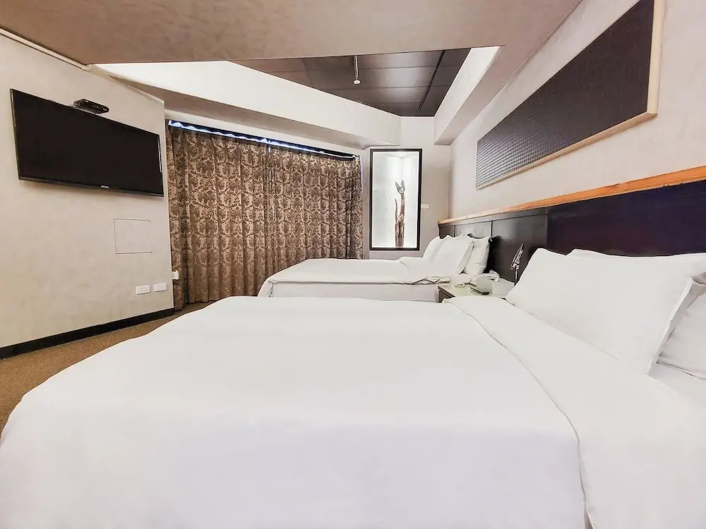 CHECK inn Express Taichung Fengchia