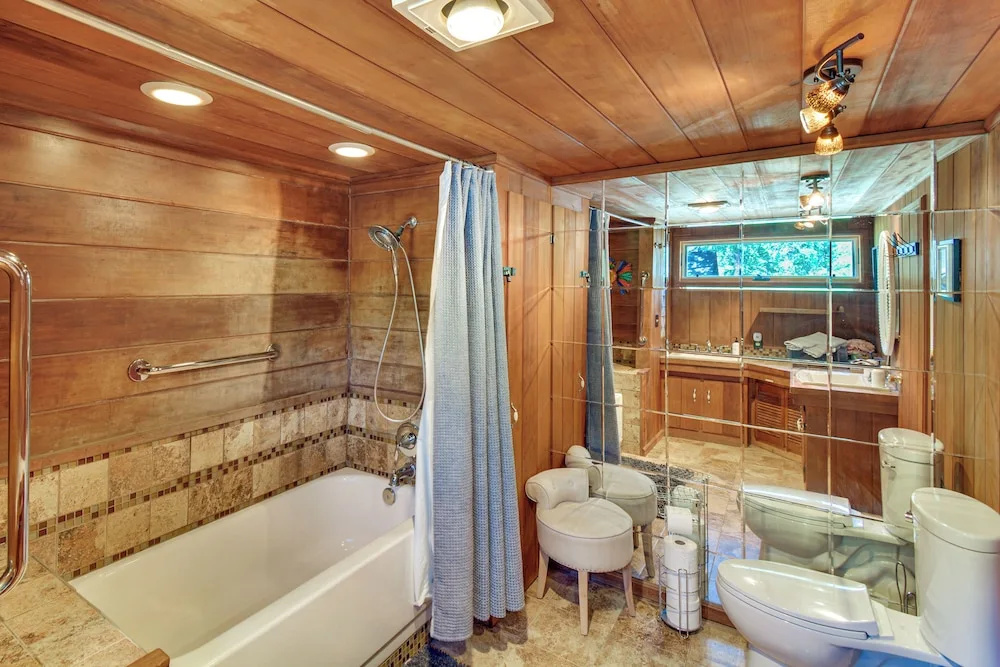 Remodeled Lake Cabin, Stunning Mtn View, New Patio