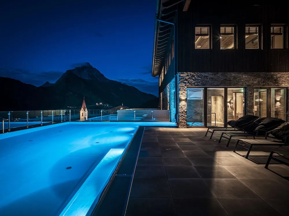 AlpenParks Hotel & Apartment Arlberg Warth mit Pool