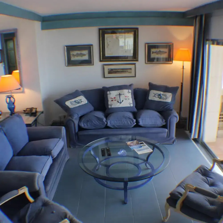 Avenida 5A in Roses With 3 Bedrooms and 2 Bathrooms