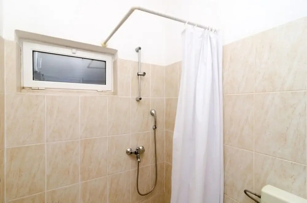 Pavo - Comfortable With Parking Space - SA4