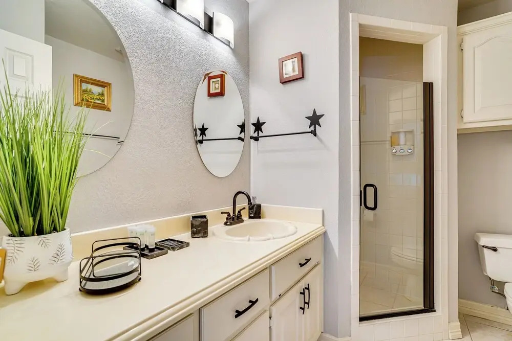 Luxe Lakefront Home in Granbury w/ Hot Tub & Dock