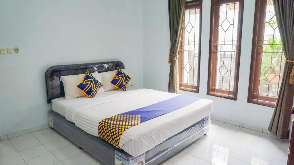 SPOT ON 1792 Roemah Nenekoe Guest House