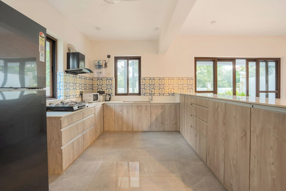 Elivaas Casa Verdea 4BHK Villa With Pool