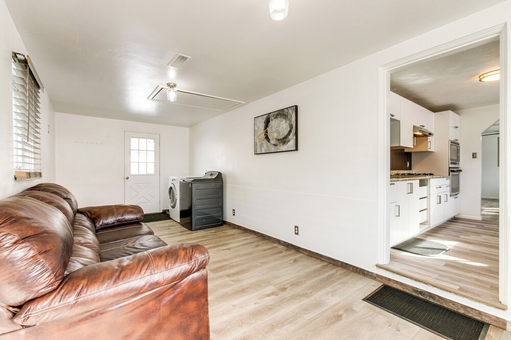 Covered Patio, Gas Grill & Yard: Sheridan Home!