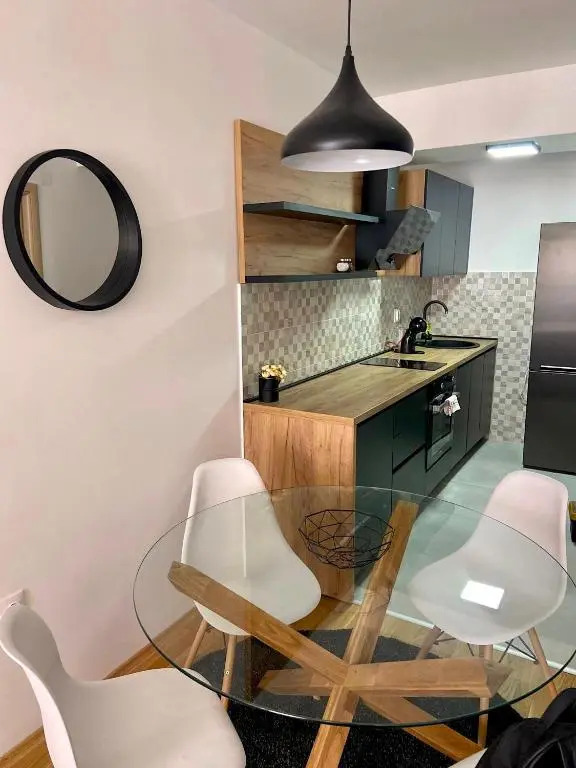 Modern and Luxury Apartment 17