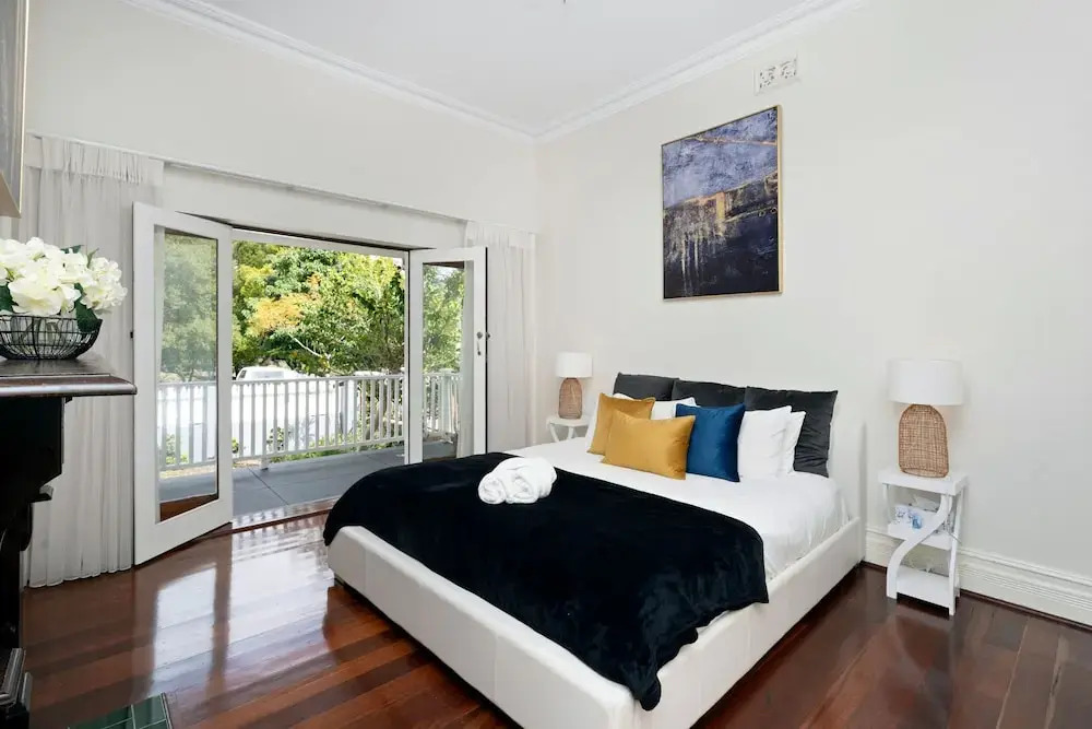 Hyde & Seek Parkside Family Stay