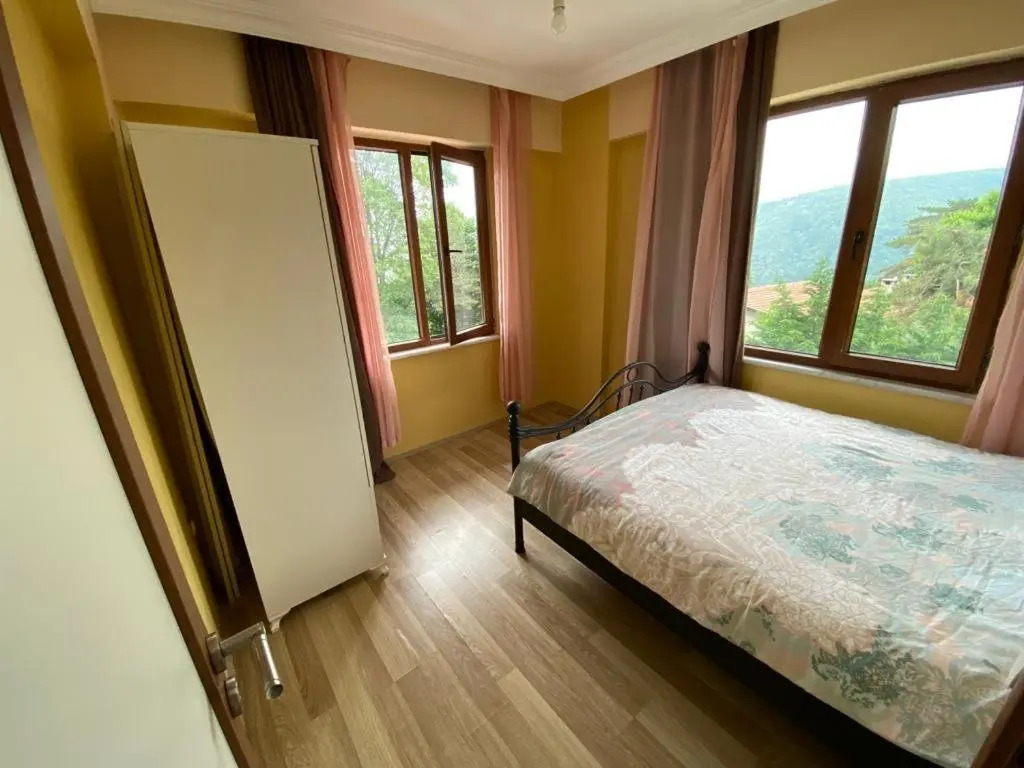 Sapancada Göl Manzarali Özel Havuzlu 3+1 Vi̇lla