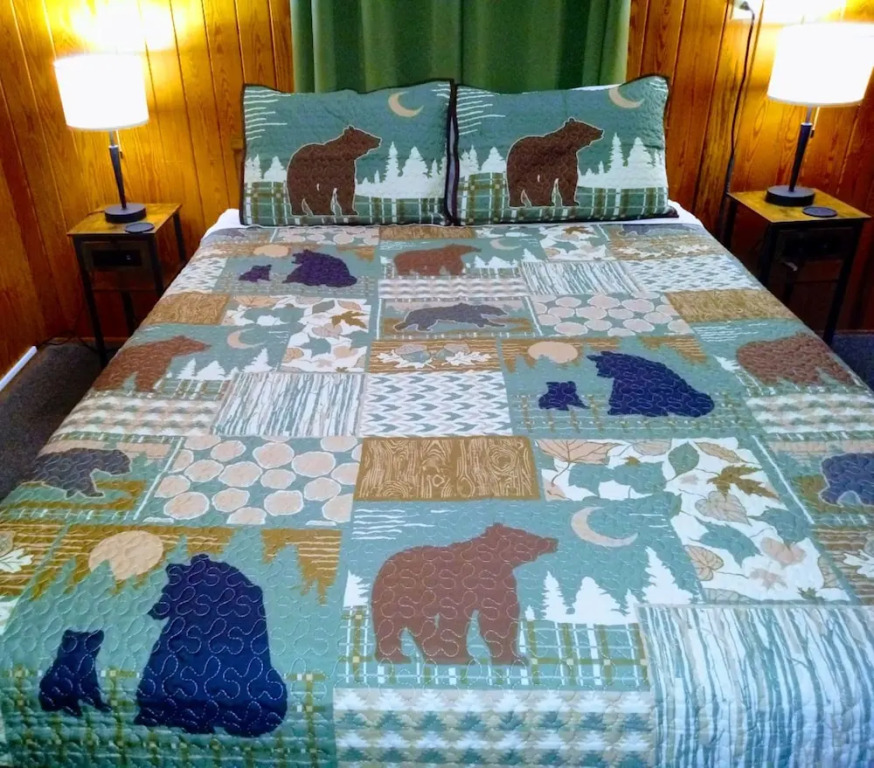 The Evening Shade River Lodge and Cabins