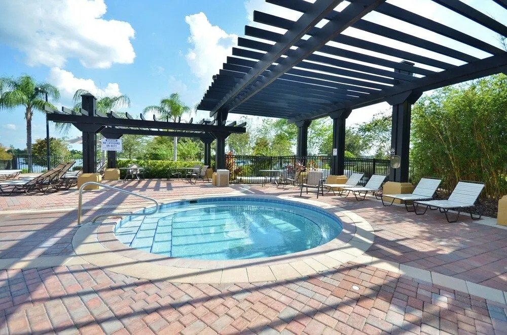 Santiago's Corner Ventura 3 Bedroom Condo by Redawning