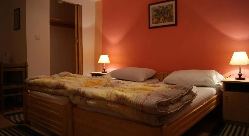 Rog Dogg Rooms