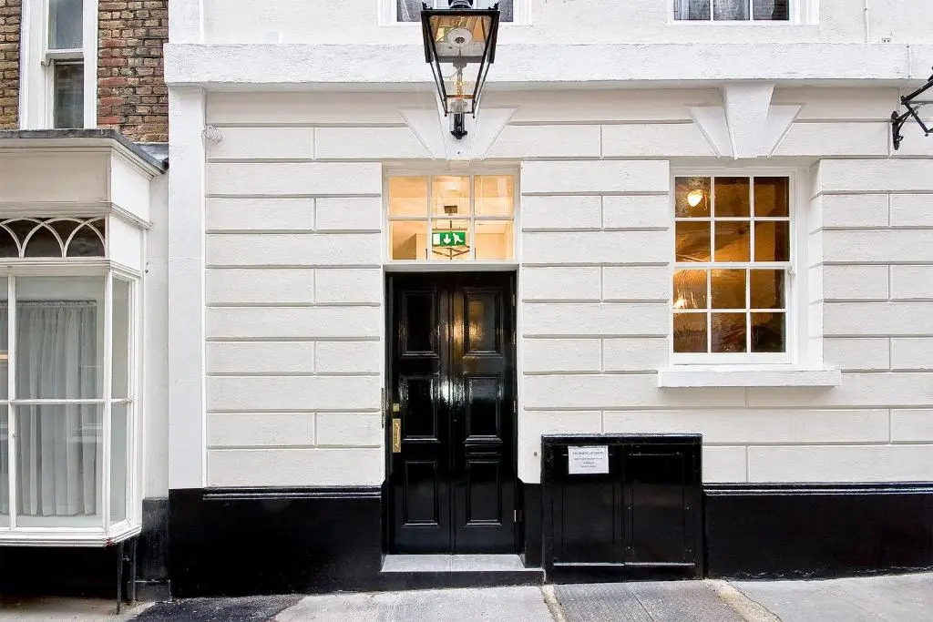 Eldon Chambers Pod 7 by City Living London