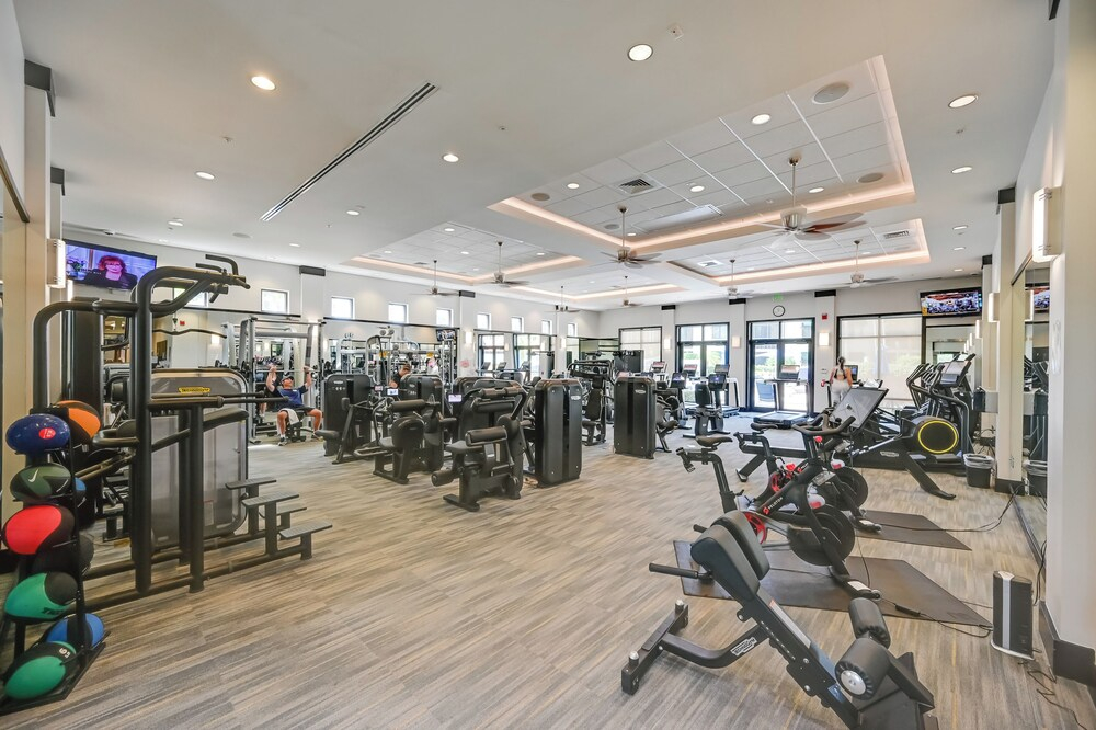 Luxe Naples Bay Resort Condo: Near Fifth Ave!