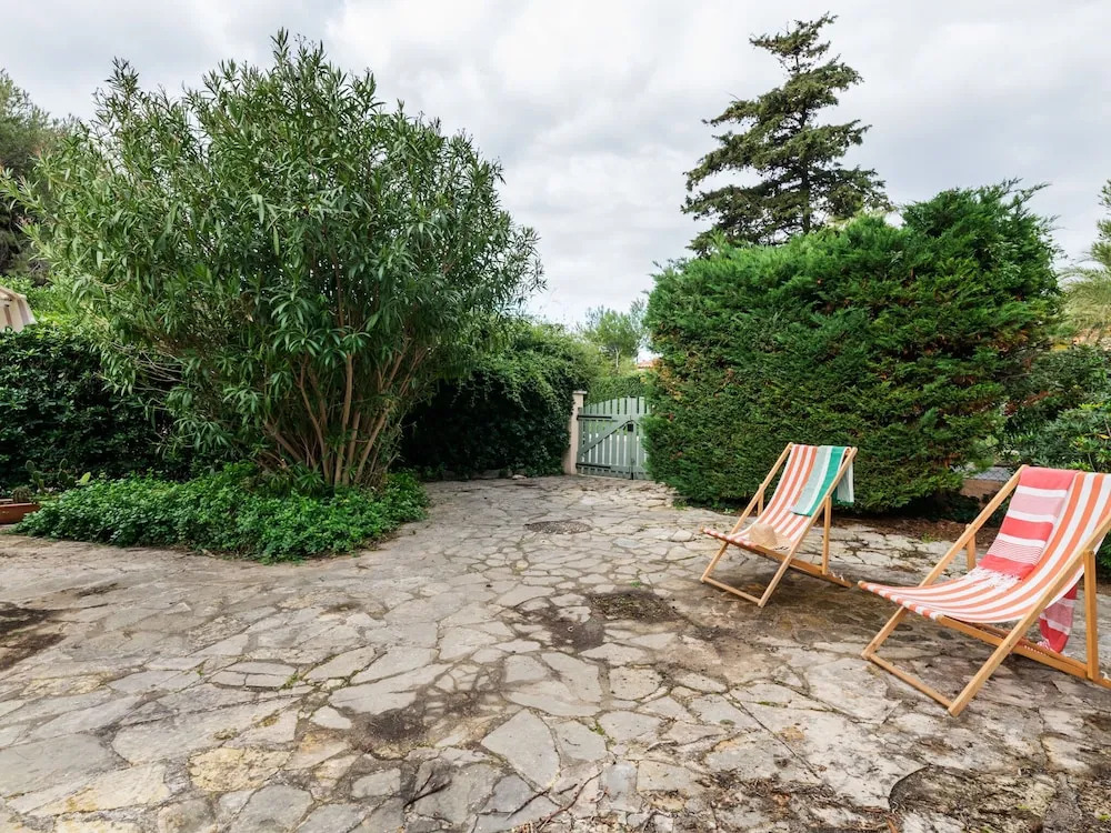 Boutique Holiday Home in Sanary-sur-mer With Terrace