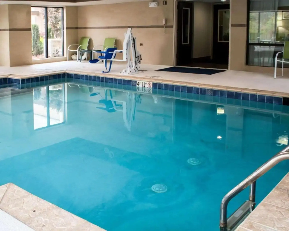 Country Inn & Suites by Radisson, Roanoke Rapids, NC