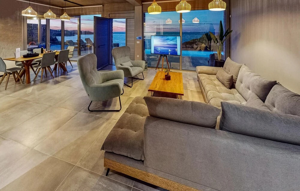 Awesome Home In Gazi, Heraklio