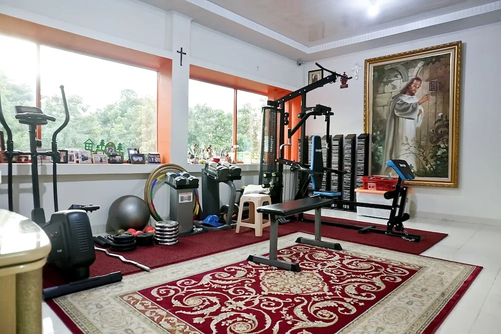 Oyo 1076 Dmc Homestay
