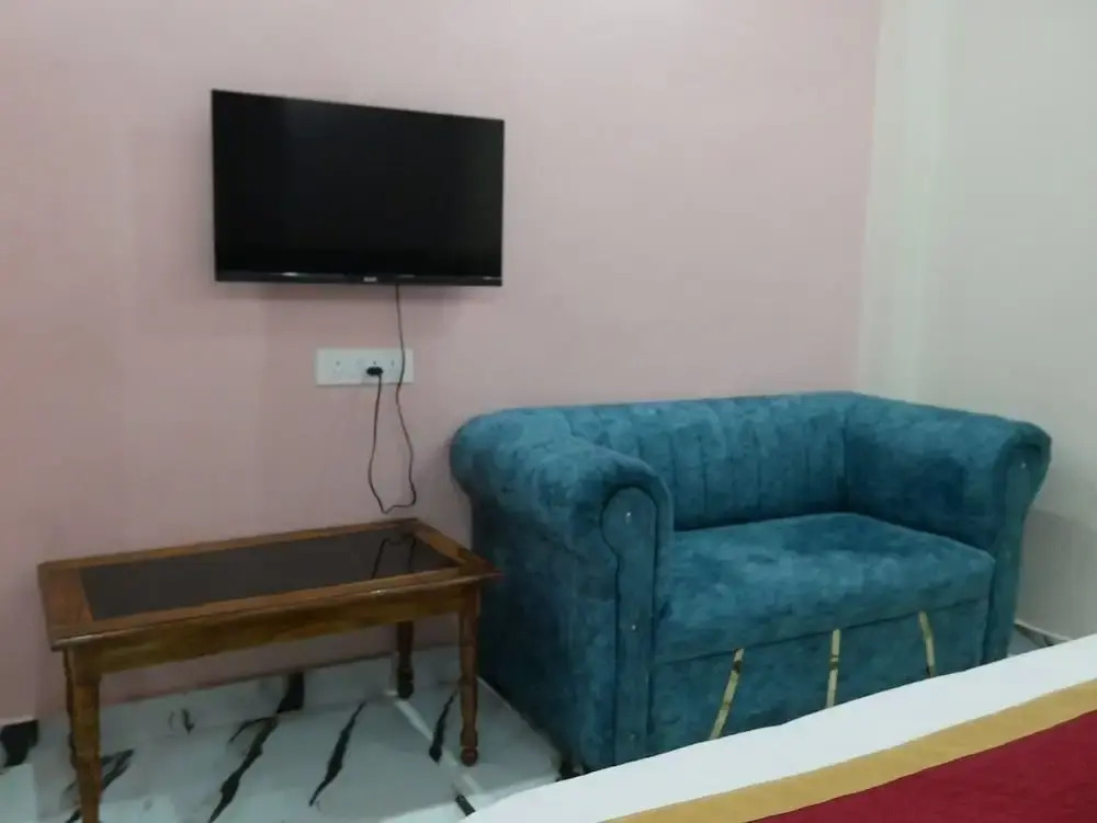 HOTEL AYUSHMAN