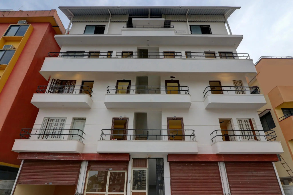 OYO 49294 Skyway Inn